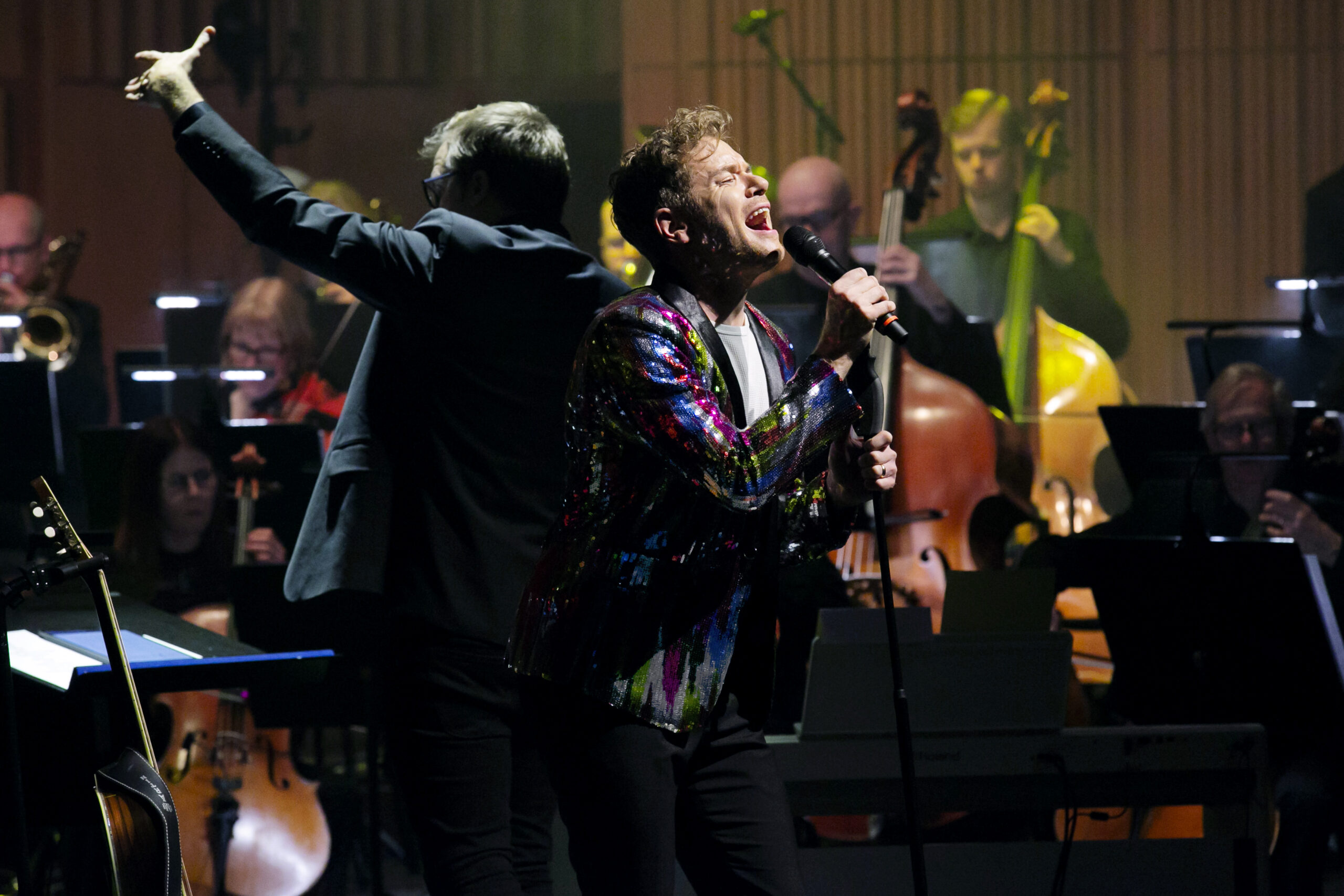 Featured image for “Peter plus Elton John i Gävle är lika med MAGI!!”